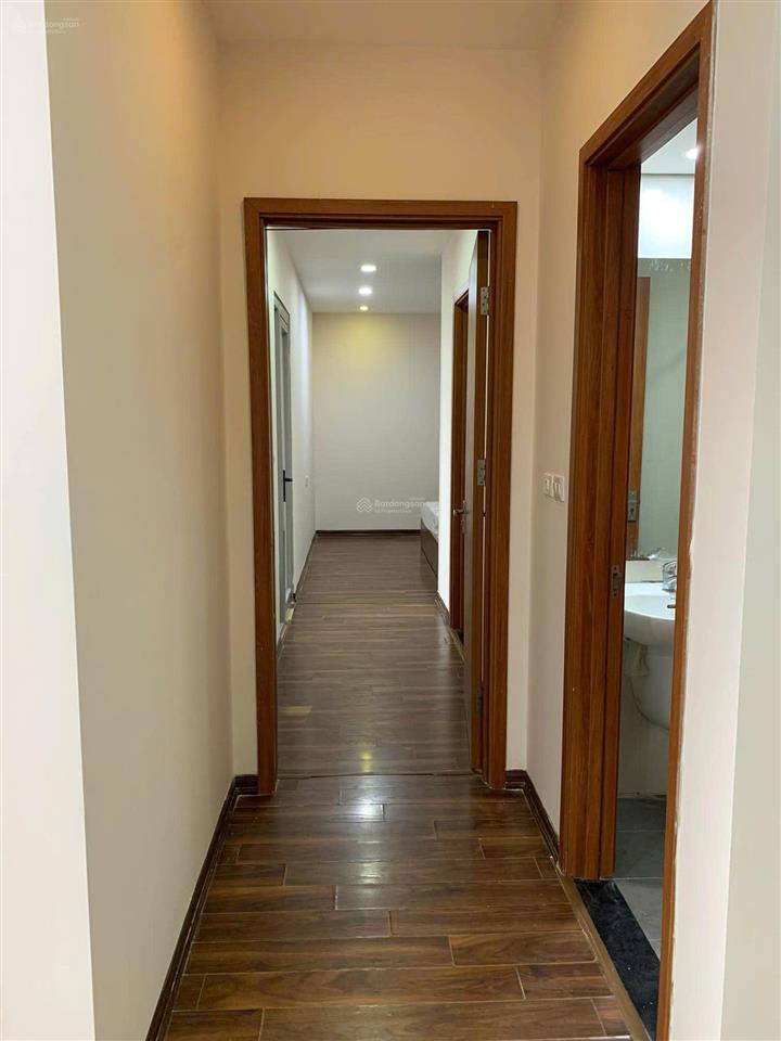 Bán căn 2 phòng ngủ, 95m² giá 7.7 tỷ, full nội thất chỉ việc ở, capital garden 102 trường chinh