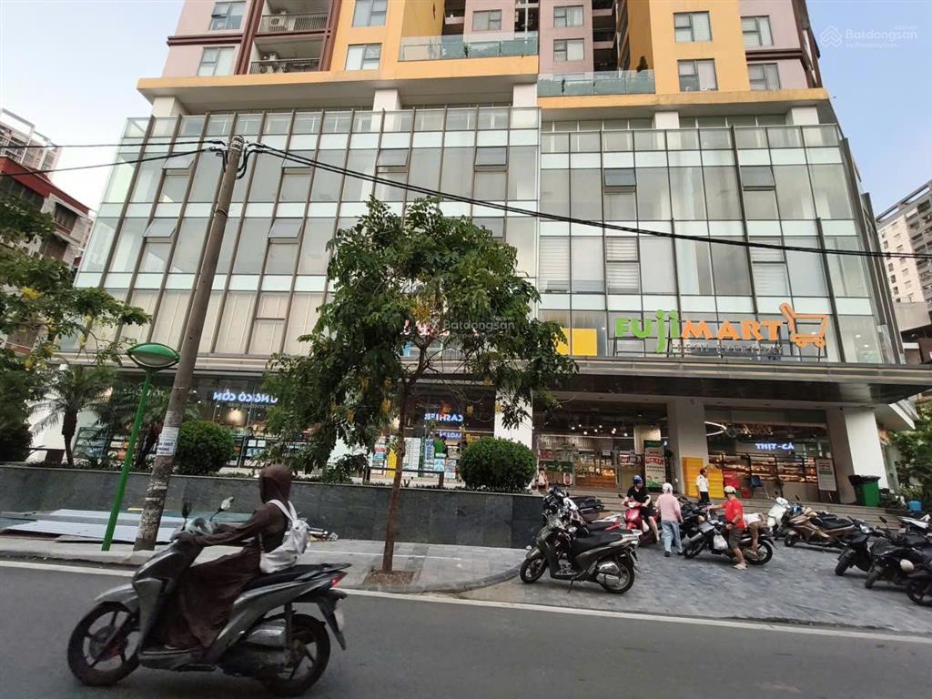 Bán căn 2 phòng ngủ, giá 6,5 tỷ, 78m2, full nội thất đẹp ở ngay, tầng đẹp, ban công đông nam