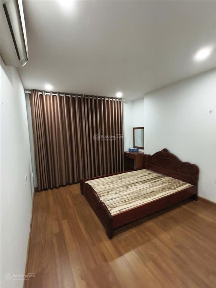 Bán căn 2 phòng ngủ, giá 6,5 tỷ, 78m2, full nội thất đẹp ở ngay, tầng đẹp, ban công đông nam