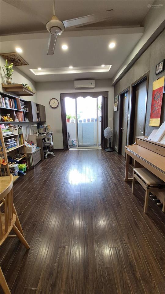 Giá tốt khu vực! bán căn 2 phòng ngủ 60m2 giá 3.9 tỷ, full nội thất đẹp ở ngay, mặt phố 2,5