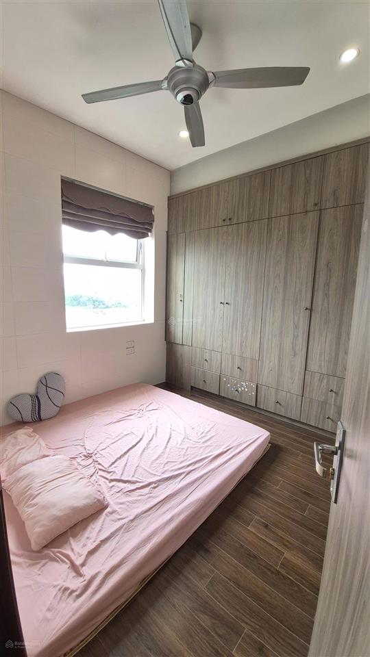 Giá tốt khu vực! bán căn 2 phòng ngủ 60m2 giá 3.9 tỷ, full nội thất đẹp ở ngay, mặt phố 2,5