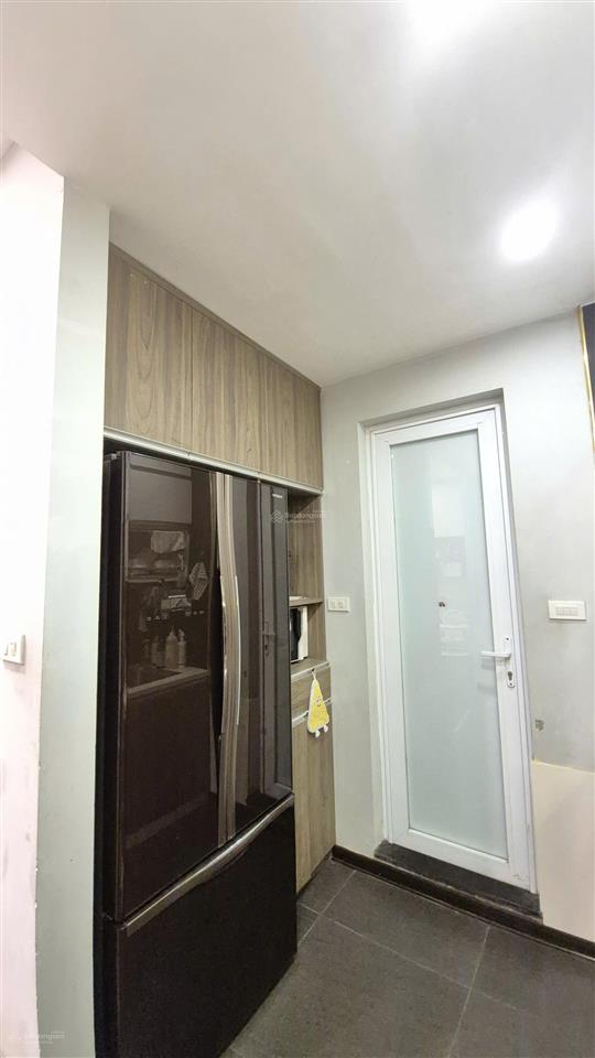 Giá tốt khu vực! bán căn 2 phòng ngủ 60m2 giá 3.9 tỷ, full nội thất đẹp ở ngay, mặt phố 2,5