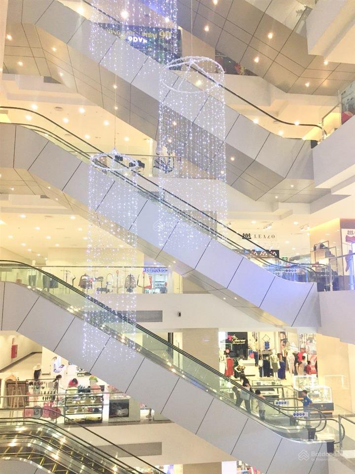 Bán căn 3 phòng ngủ, 101m2, giá 8.2 tỷ, full nội thất đẹp, giá tốt tòa discovery complex