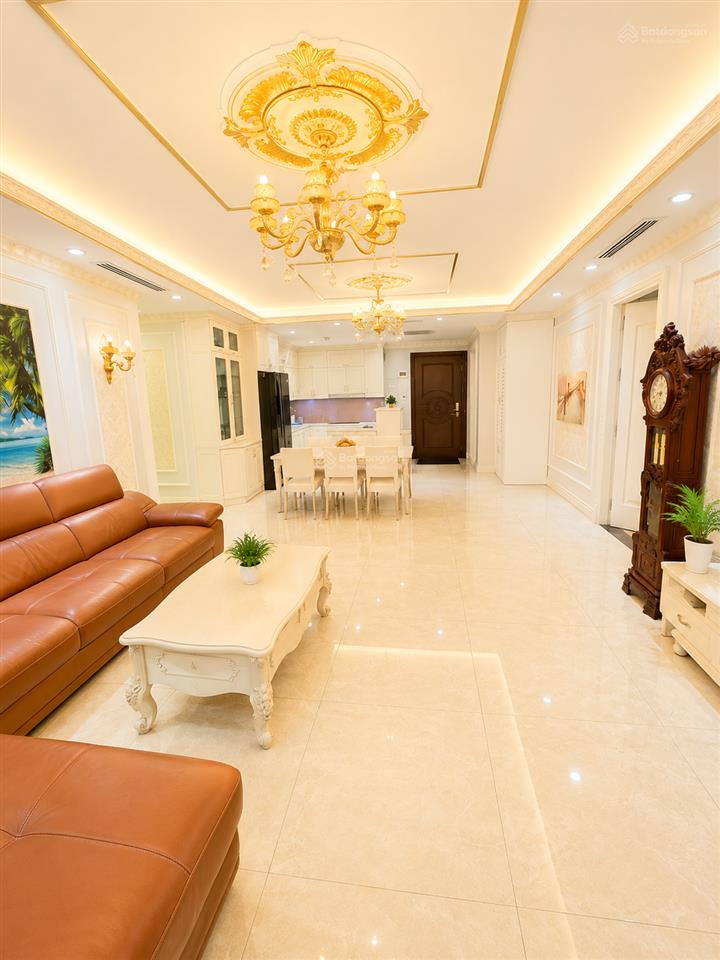 Bán căn 3 phòng ngủ giá 16.5 tỷ, full nội thất đẹp chỉ việc ở, tầng đẹp, có lốt ôtô, tân hoàng minh