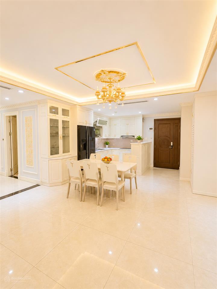 Bán căn 3 phòng ngủ giá 16.5 tỷ, full nội thất đẹp chỉ việc ở, tầng đẹp, có lốt ôtô, tân hoàng minh