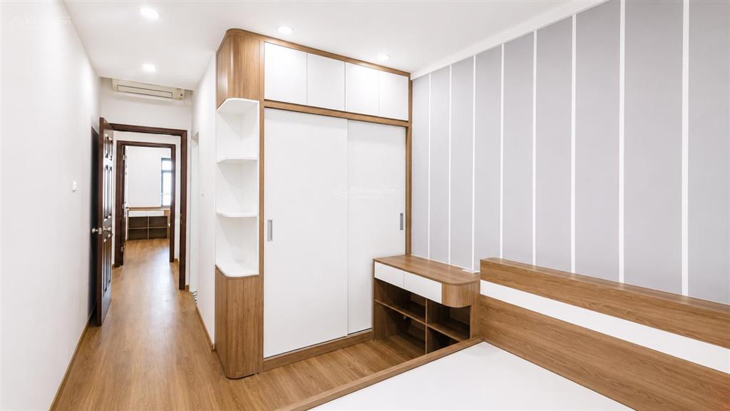 Bán căn 2 phòng ngủ 75m2 giá 4,85 tỷ, full nội thất đẹp ở ngay, chủ nhà thiện chí, thân thiện