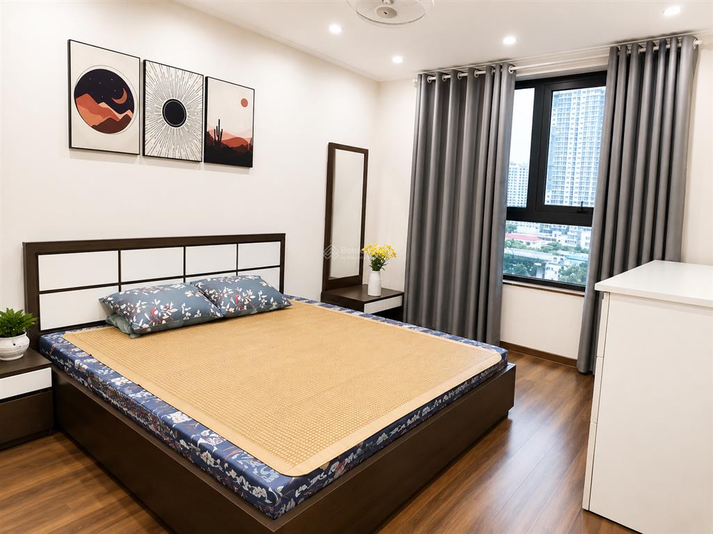 Bán căn 3 phòng ngủ 116m2 giá 8,3 tỷ, full nội thất đẹp ở ngay, golden land, 275 nguyễn trãi