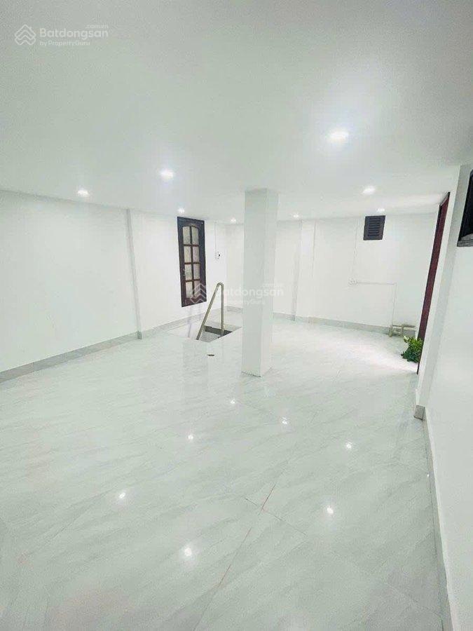 Cực hiếm! bán nhà mặt phố lý nam đế, 50m2, giá 39 tỷ, mặt tiền 5,4m, căn góc 3 mặt thoáng