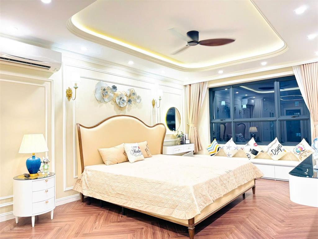 Bán căn 3 phòng ngủ 78m2 giá 5,5 tỷ, nhà đẹp ở ngay, view đẹp, giá tốt tòa smile building