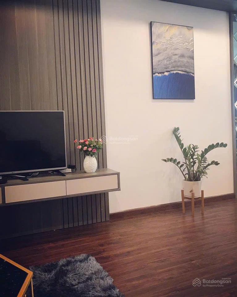 Bán căn 2 phòng ngủ giá 5.9 tỷ, full nội thất đẹp ở ngay, có lốt ô tô, sky central 176 định công