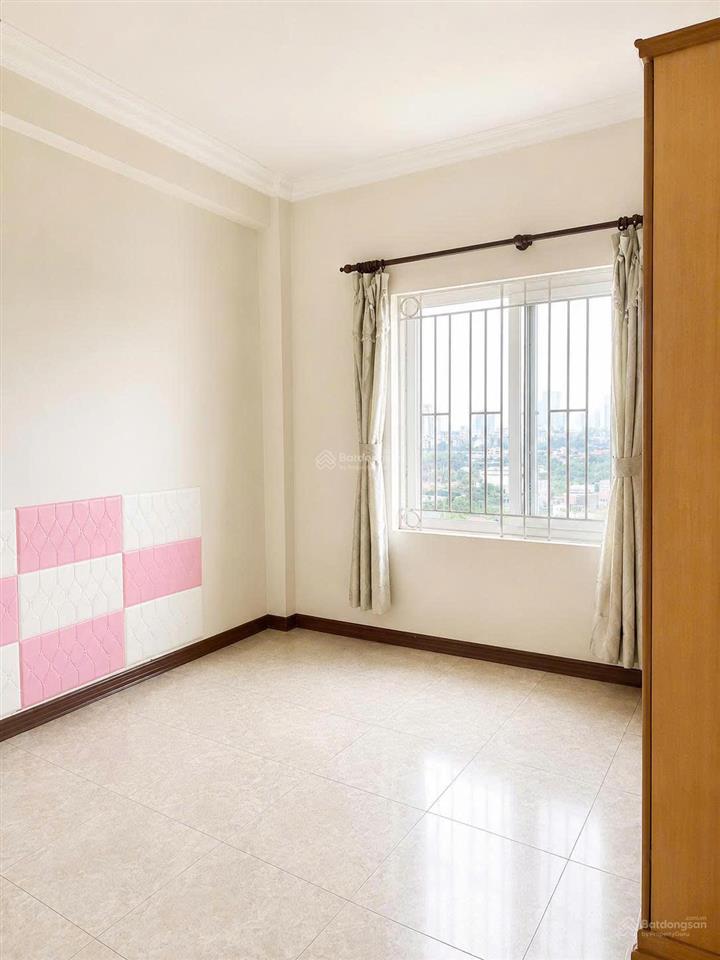 Căn 3pn giá tốt khu vực 78m2 giá 5,7 tỷ, chủ nhà cực kỳ thiện chí bán, tòa nhà đẹp kđt định công