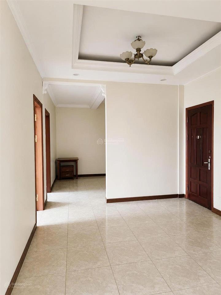 Căn 3pn giá tốt khu vực 78m2 giá 5,7 tỷ, chủ nhà cực kỳ thiện chí bán, tòa nhà đẹp kđt định công