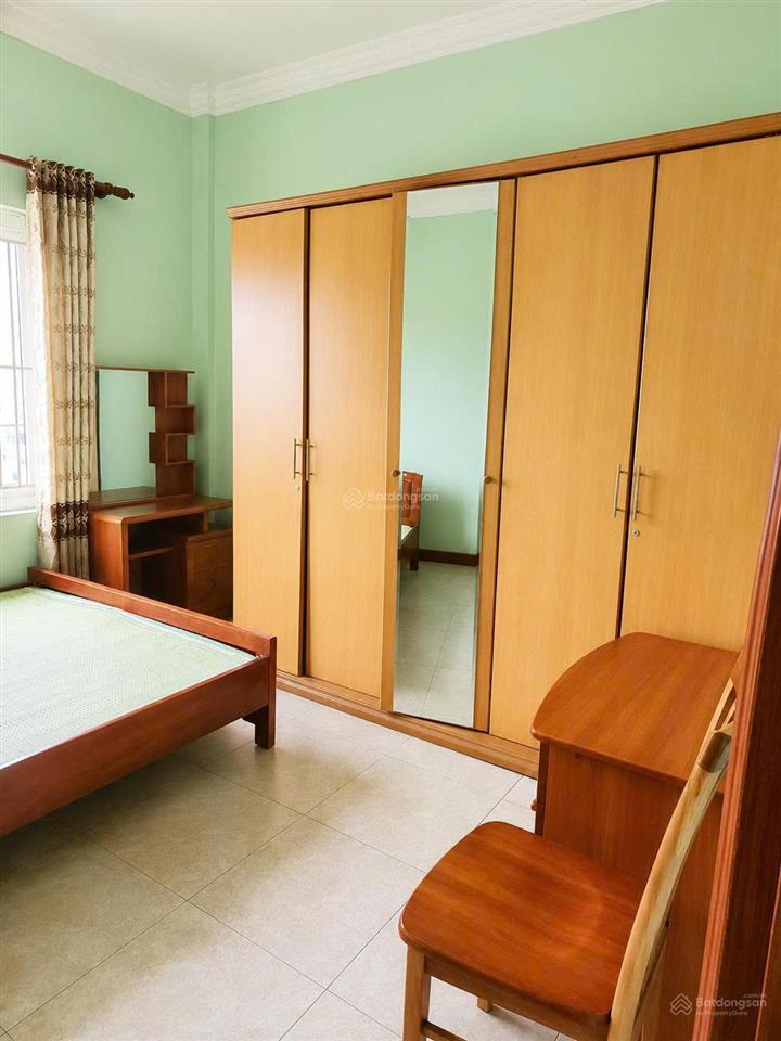 Căn 3pn giá tốt khu vực 78m2 giá 5,7 tỷ, chủ nhà cực kỳ thiện chí bán, tòa nhà đẹp kđt định công