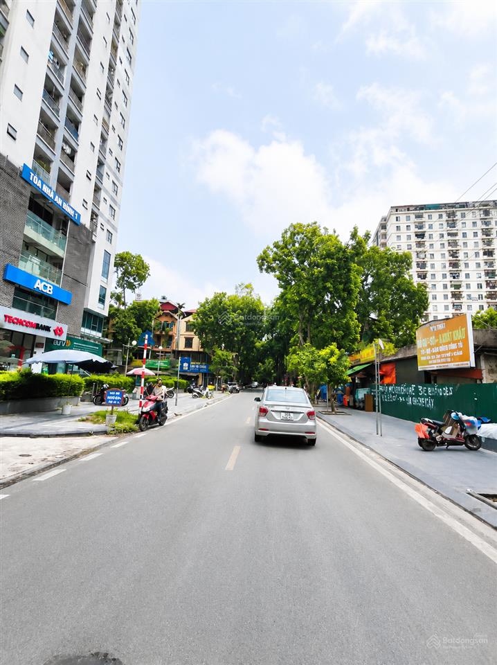 Căn 3pn giá tốt khu vực 78m2 giá 5,7 tỷ, chủ nhà cực kỳ thiện chí bán, tòa nhà đẹp kđt định công