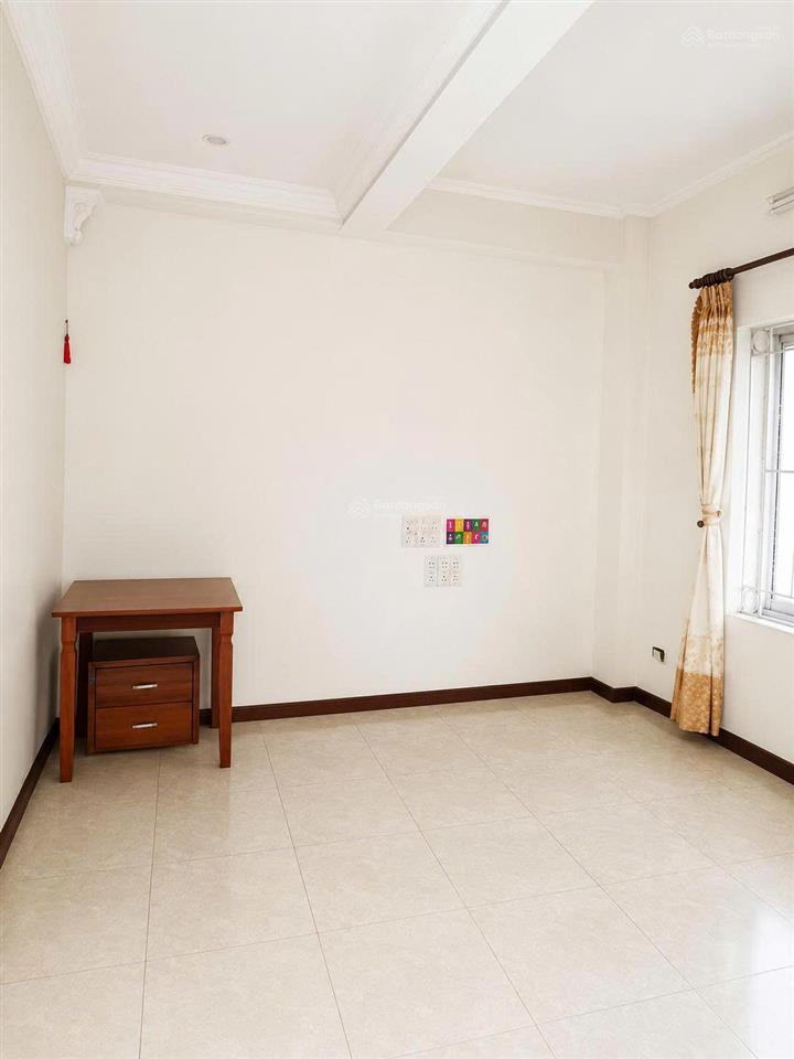 Căn 3pn giá tốt khu vực 78m2 giá 5,7 tỷ, chủ nhà cực kỳ thiện chí bán, tòa nhà đẹp kđt định công