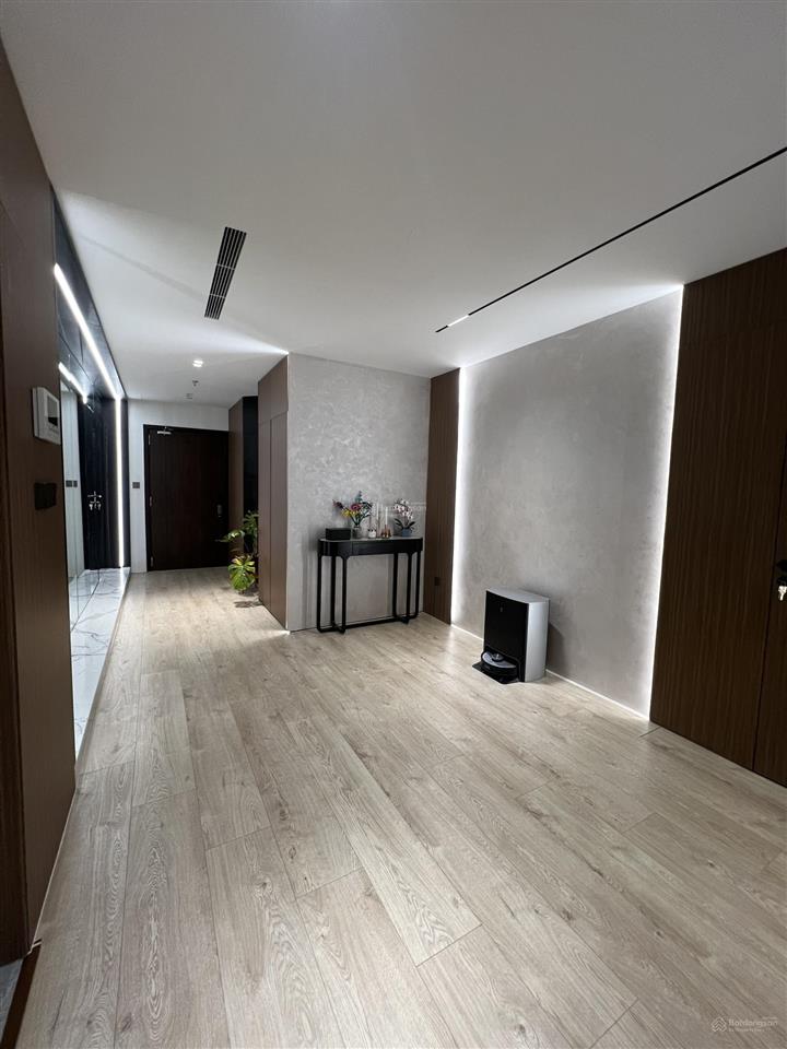 Bán căn 4 ngủ 181m² giá 17 tỷ, căn góc ban công đông nam, trục đẹp nhất tòa b4 kim liên