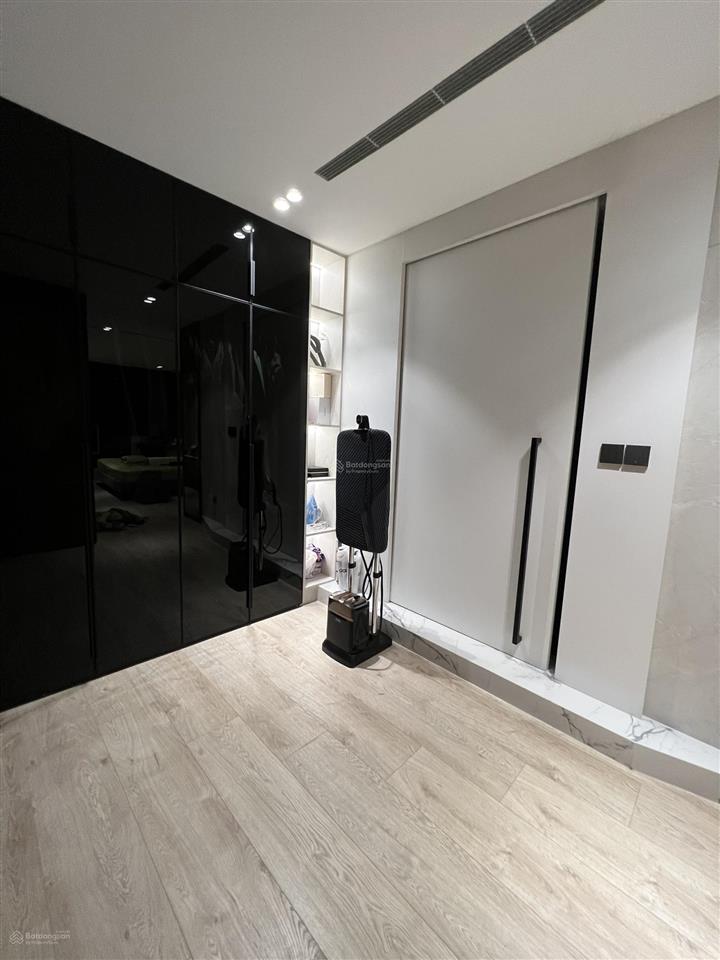 Bán căn 4 ngủ 181m² giá 17 tỷ, căn góc ban công đông nam, trục đẹp nhất tòa b4 kim liên