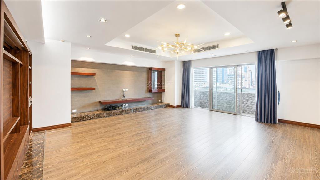 Bán căn 4 phòng ngủ, 198m² giá 16.8 tỷ, view đẹp, trục đẹp nhất toà thành công tower 57 láng hạ