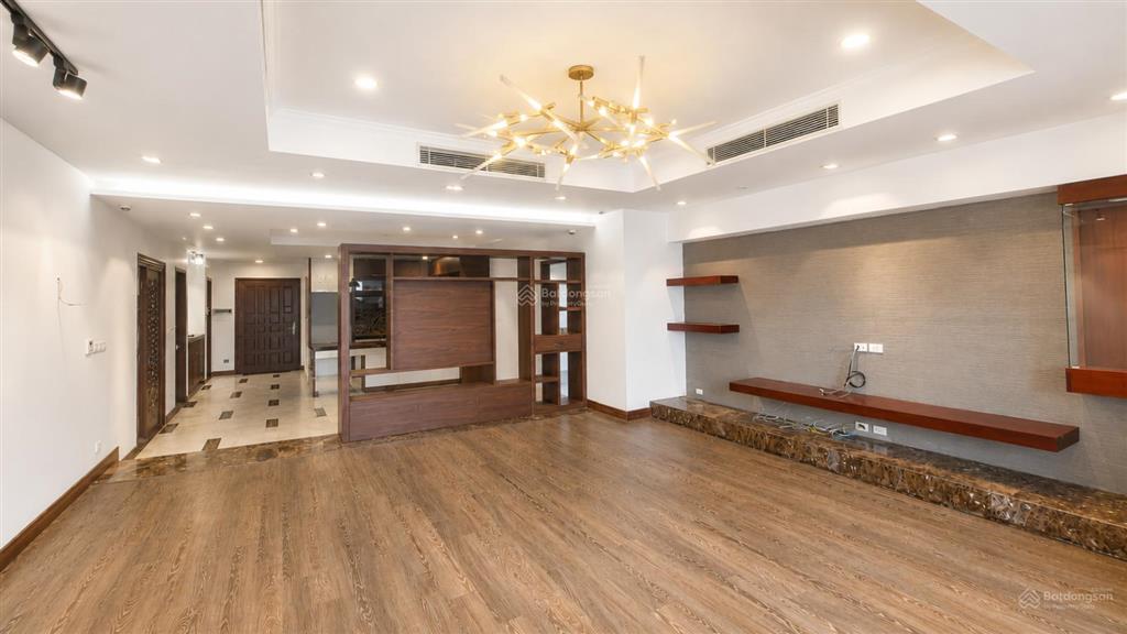 Bán căn 4 phòng ngủ, 198m² giá 16.8 tỷ, view đẹp, trục đẹp nhất toà thành công tower 57 láng hạ