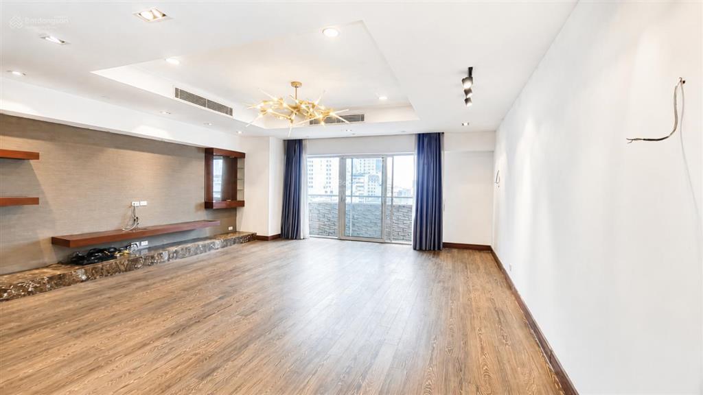 Bán căn 4 phòng ngủ, 198m² giá 16.8 tỷ, view đẹp, trục đẹp nhất toà thành công tower 57 láng hạ