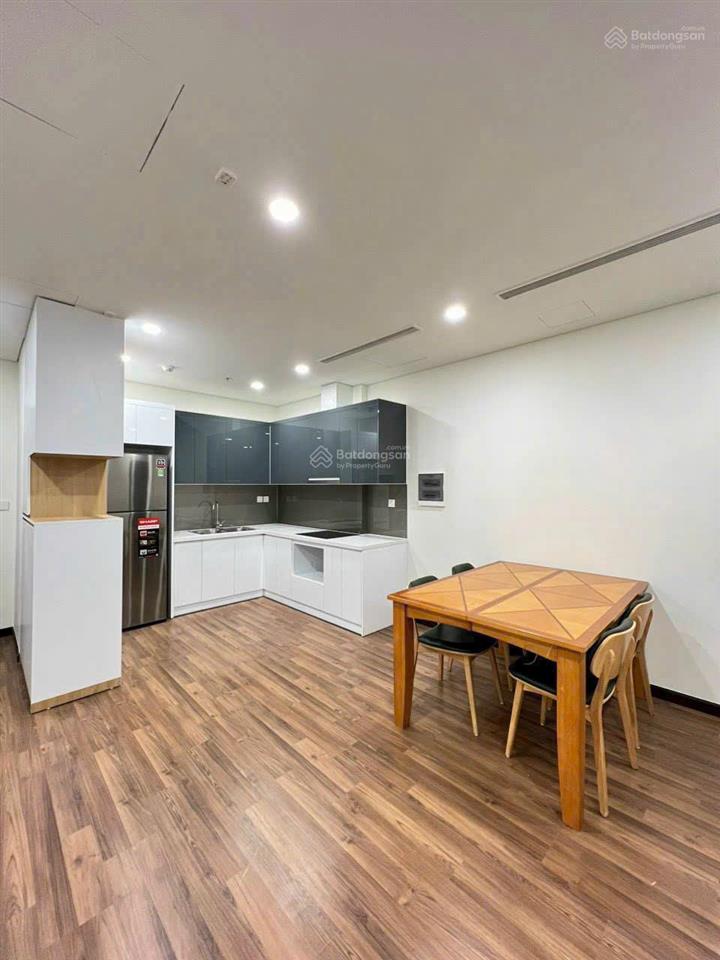 Bán căn 2 phòng ngủ 80m2 giá 6.95 tỷ, full nội thất đẹp ở ngay, ban công đông nam thoáng mát