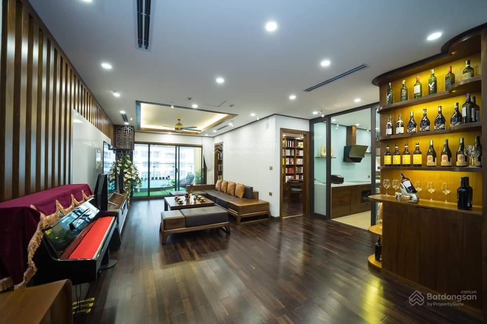 Bán căn 3 phòng ngủ, căn góc 153m2 giá 16 tỷ, trục đẹp nhất toà b4 kim liên, full nội thất mới tinh