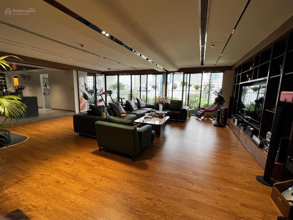 Bán căn 4 phòng ngủ, 200m2 giá 18 tỷ, view hồ cực đẹp, trục đẹp nhất tòa thành công tower