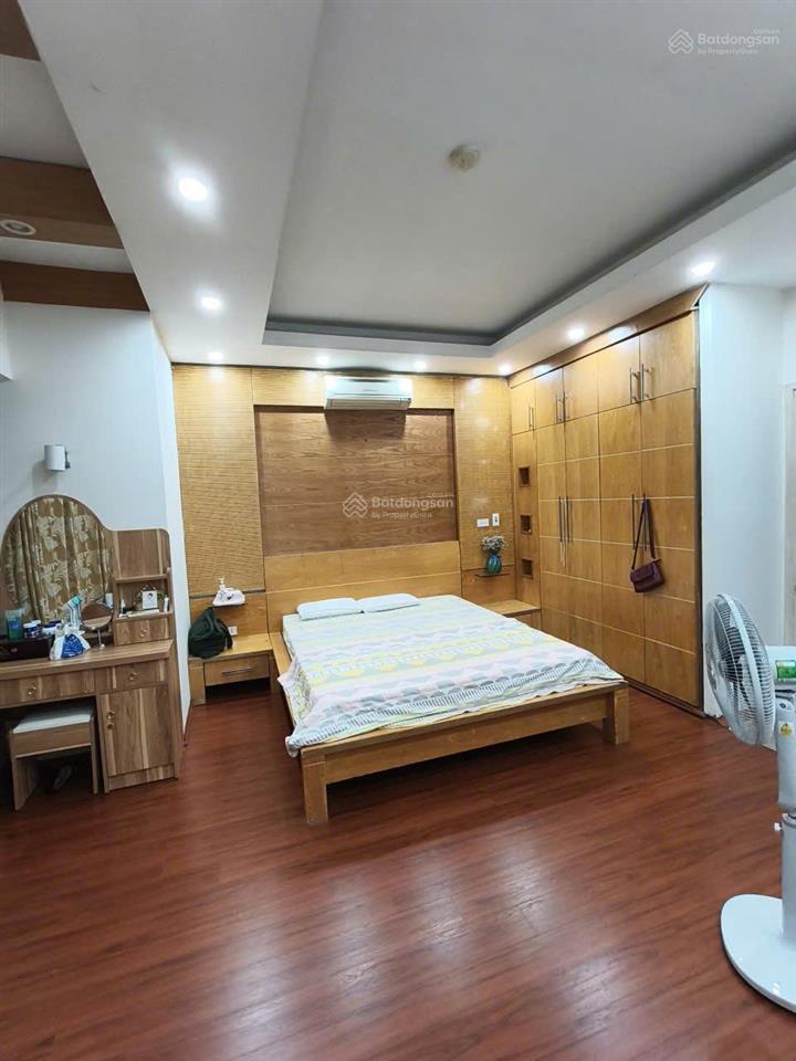 Bán căn 4 phòng ngủ, 172m2 giá 13.24 tỷ, giá tốt toà 57 láng hạ, trục đẹp, view đẹp