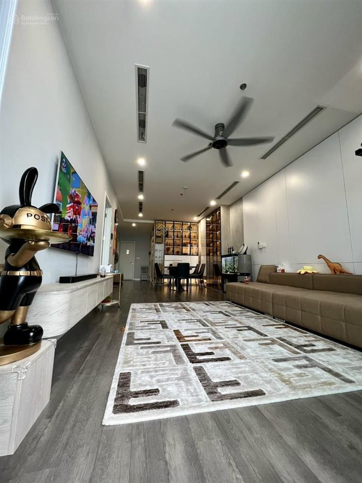 Bán căn 3 phòng ngủ, 74m2 giá 6 tỷ, giá cực tốt, chủ nhà thiện chí, full nội thất chỉ việc ở