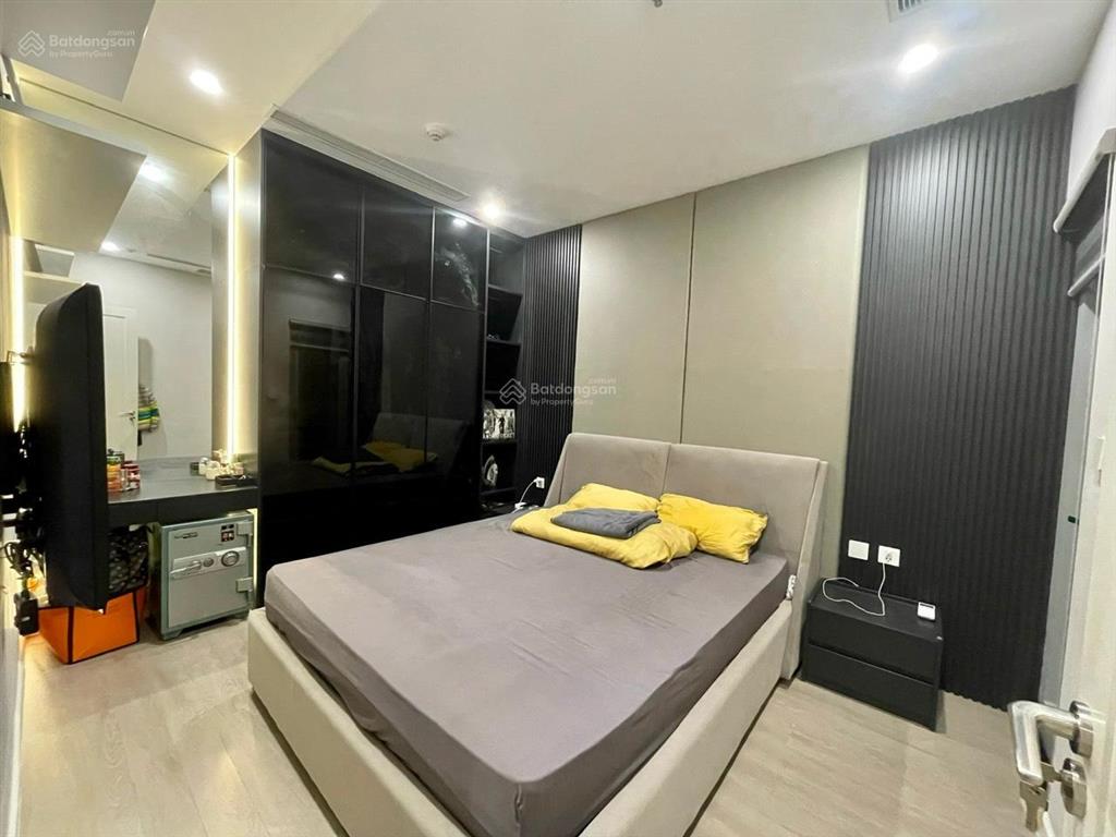 Bán căn 2 phòng ngủ giá 6 tỷ 72m2, ban công đông nam, giá tốt, nội thất đẹp, t&t 120 định công