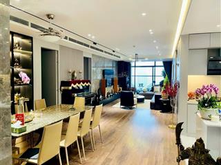 Bán căn 4 phòng ngủ 185m2 giá 16,8 tỷ, full nội thất, căn hộ cao cấp, đẳng cấp thượng lưu