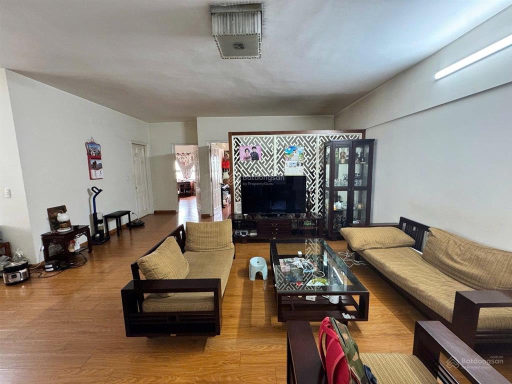 Bán căn 3 phòng ngủ, 162m2 giá 12,8 tỷ, view cực đẹp, trục đẹp, căn góc ban công đông nam