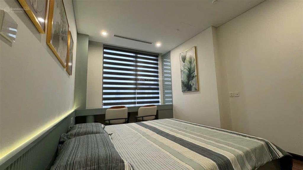 Chính chủ cần cho thuê căn 2 phòng ngủ, full nội thất ở ngay, giá 11tr/tháng, toà az sky