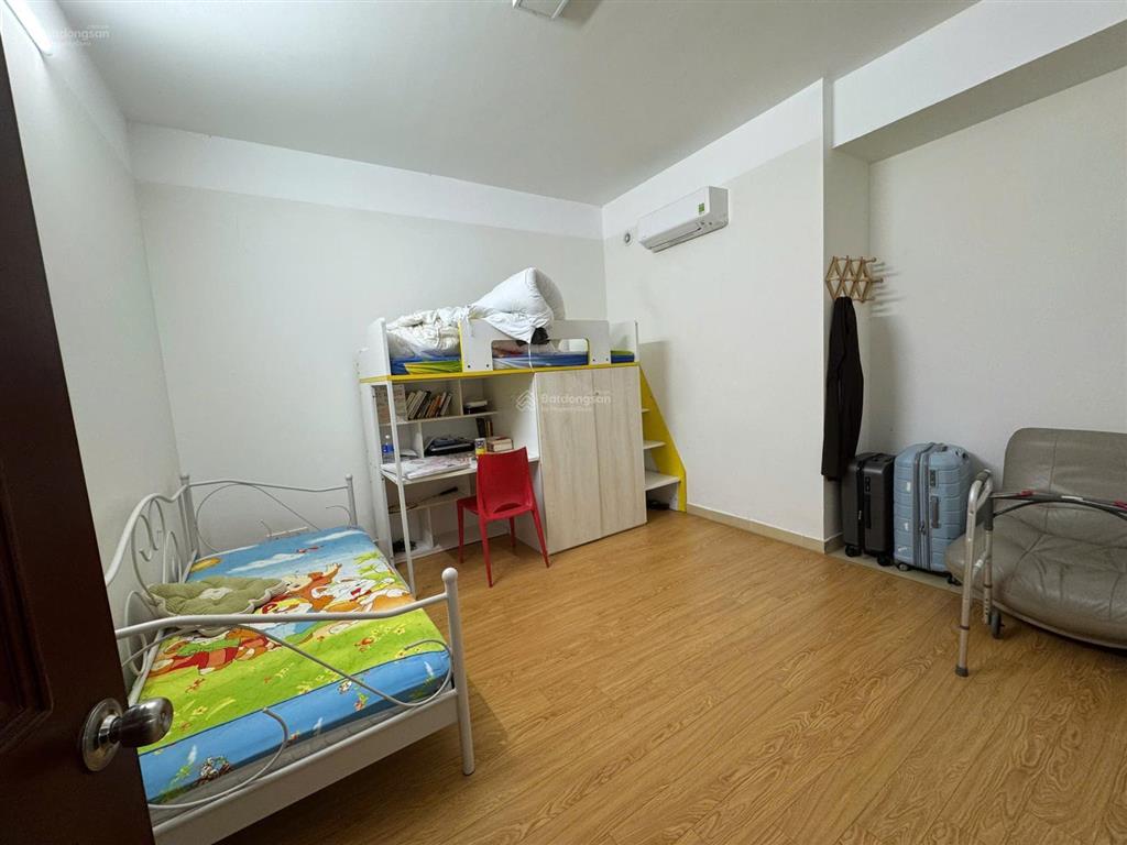 Bán căn 4 phòng ngủ 185m2 giá 15,5 tỷ, full nội thất, căn hộ cao cấp, đẳng cấp thượng lưu