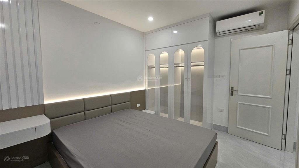 Bán căn 3 phòng ngủ, căn góc 153m2 giá 14.9 tỷ, trục đẹp tòa b4 kim liên, full nội thất đẹp