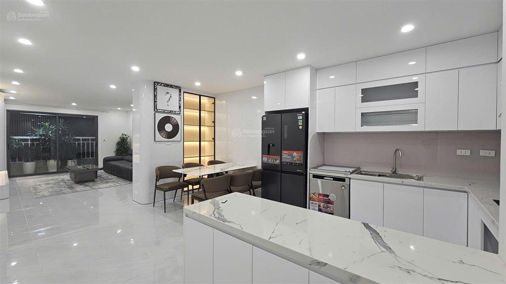 Bán căn 3 phòng ngủ, căn góc 153m2 giá 14.9 tỷ, trục đẹp tòa b4 kim liên, full nội thất đẹp