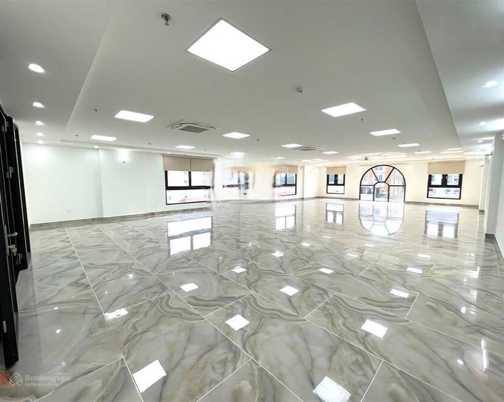 Bán tòa nhà mặt phố trần đăng ninh 100m2, 9 tầng, mặt tiền 7,2m giá 96 tỷ, dòng tiền 1,9 tỷ/năm