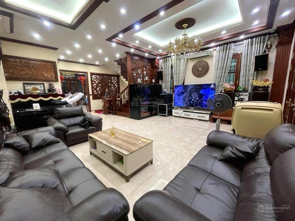 Bán tòa nhà phố nguyễn khang 156m2, 9 tầng mặt tiền 8,4m, giá bán 93,5 tỷ, dòng tiền 3 tỷ/năm