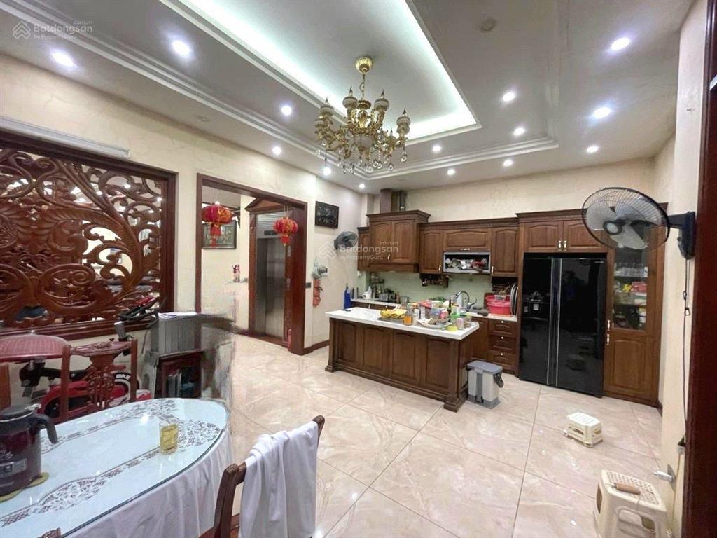 Bán tòa nhà phố nguyễn khang 156m2, 9 tầng mặt tiền 8,4m, giá bán 93,5 tỷ, dòng tiền 3 tỷ/năm
