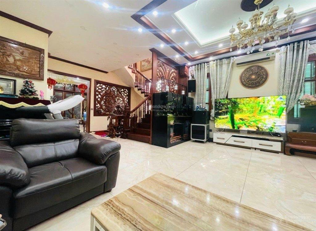 Bán tòa nhà phố nguyễn khang 156m2, 9 tầng mặt tiền 8,4m, giá bán 93,5 tỷ, dòng tiền 3 tỷ/năm
