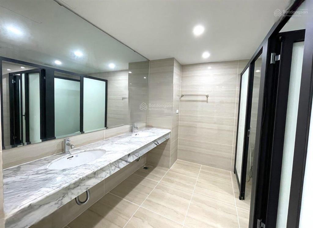 Bán tòa nhà mặt phố trần quốc toản 250m2 11 tầng, mặt tiền 8m giá bán 250 tỷ, thông tin chuẩn 100%