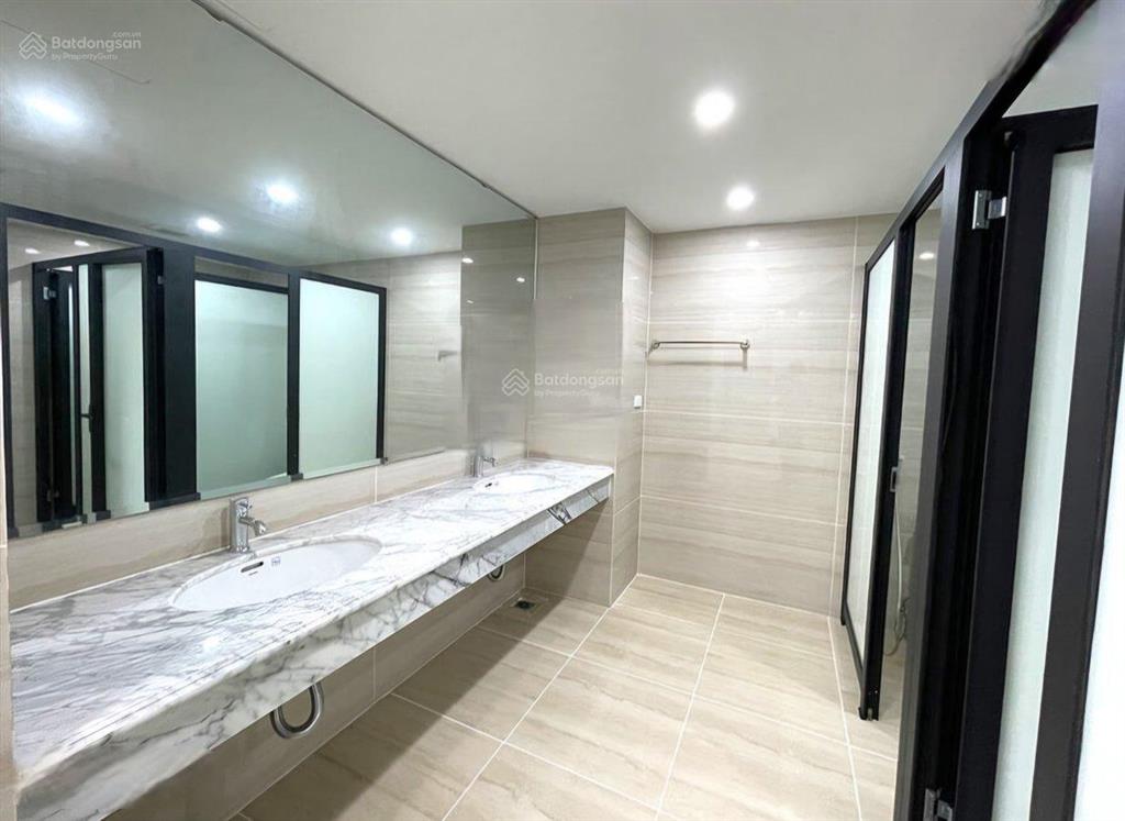 Bán tòa nhà mặt phố hàng chuối 225m2, 9 tầng, mặt tiền 10,2m giá bán 340 tỷ, thông tin chuẩn 100%