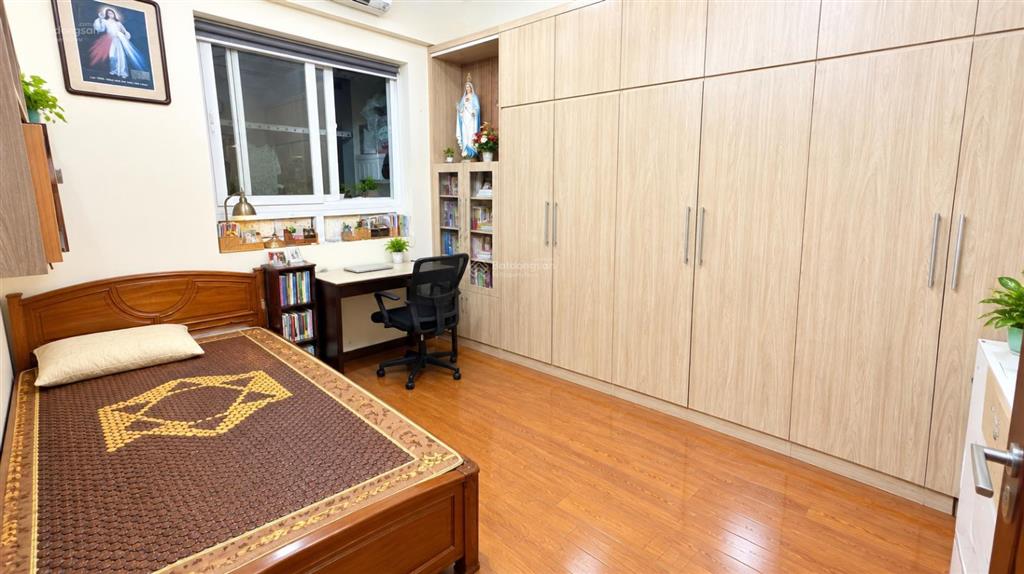 Bán căn 3 phòng ngủ giá 10,5 tỷ, giá cực tốt, full nội thất, 187 nguyễn lương bằng