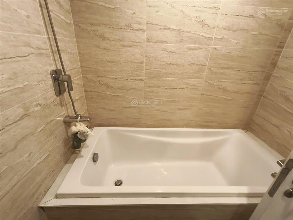 Bán căn 3 phòng ngủ 116m2 giá 13,5 tỷ, full nội thất chỉ việc ở, có slot ô tô, d. le pont dor