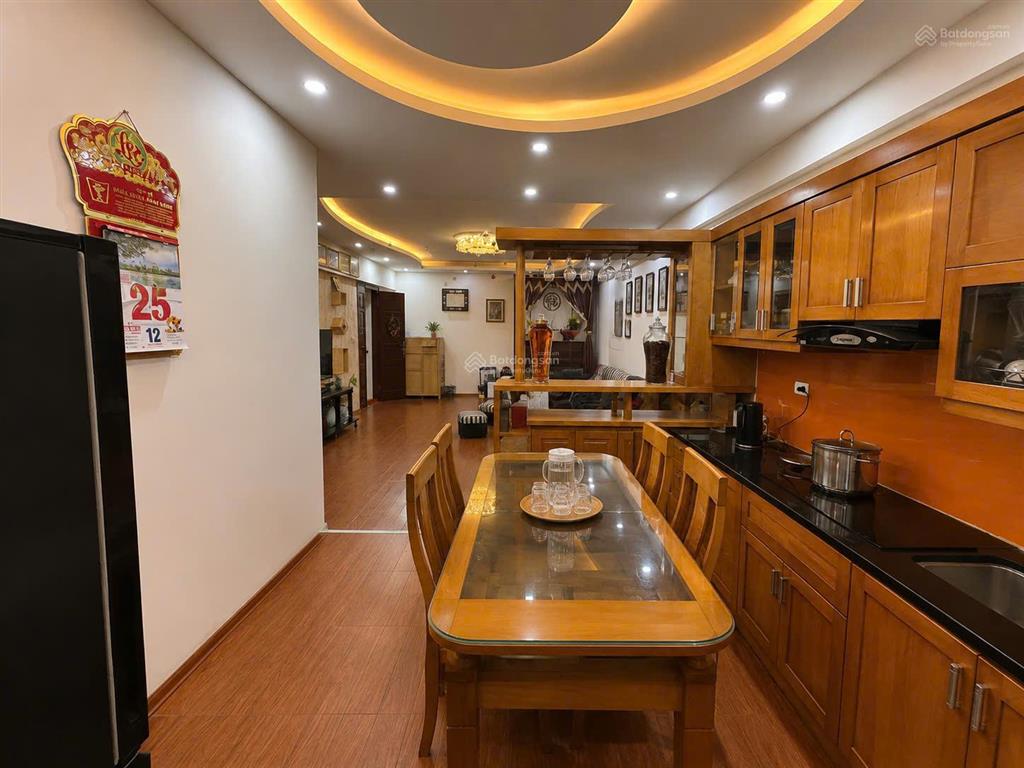Bán căn 2 phòng ngủ 99m2 giá 6,6 tỷ, căn góc cực đẹp, full nội thất đẹp chỉ việc ở, 96b định công