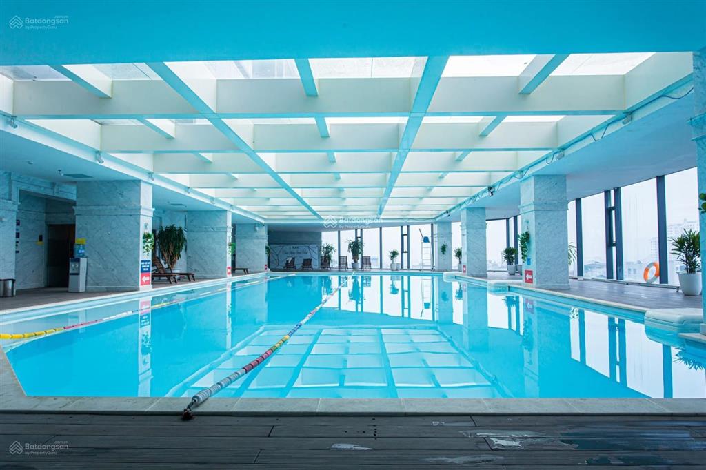 Bán căn 2 ngủ 80m2 giá 8 tỷ, ban công đông nam, view cực đẹp, full nội thất, trục đẹp tòa