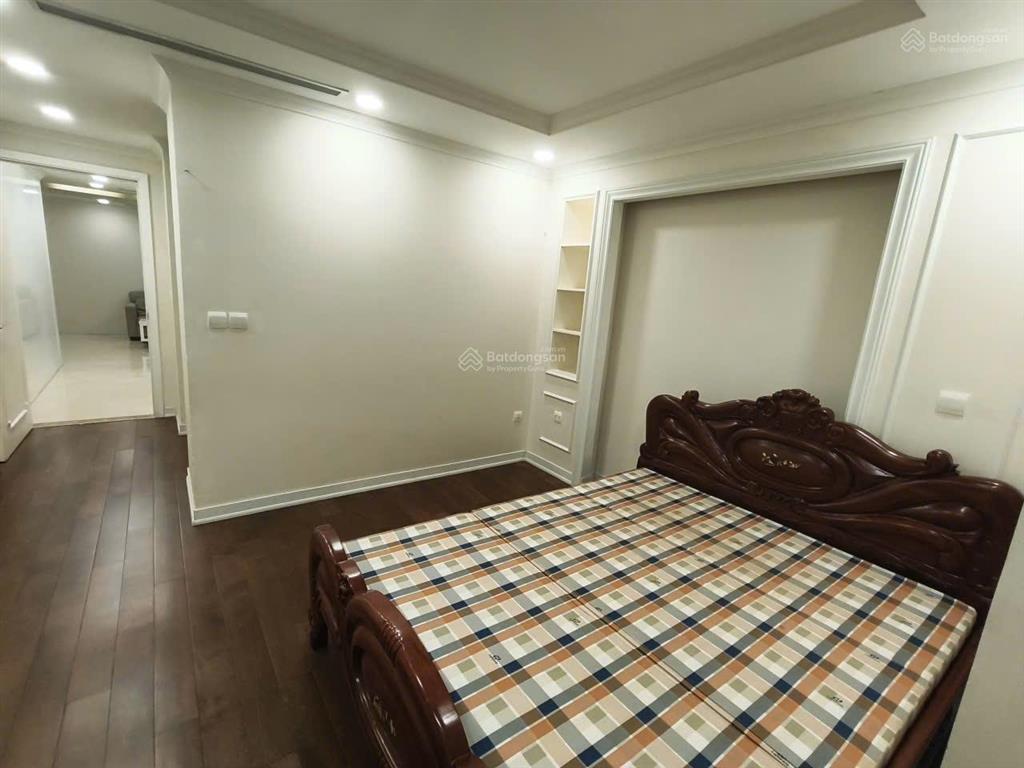 Cho thuê căn 3 phòng ngủ 120m2 giá 22tr, full nội thất đẹp ở ngay, nhận nhà ngay, tân hoàng minh