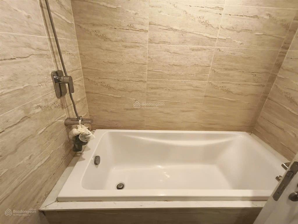 Cho thuê căn 3 phòng ngủ 120m2 giá 22tr, full nội thất đẹp ở ngay, nhận nhà ngay, tân hoàng minh