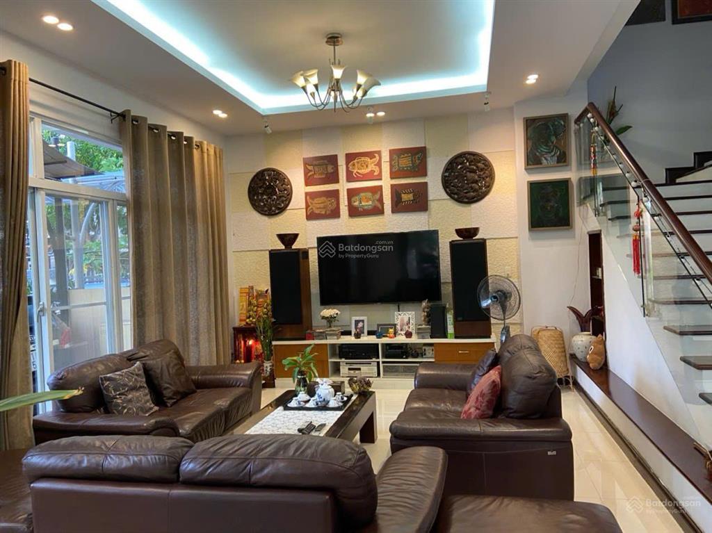 Bán biệt thự mỹ thái 3, phường tân mỹ, phú mỹ hưng, giá cực chất 55 tỷ, dt 9x20m