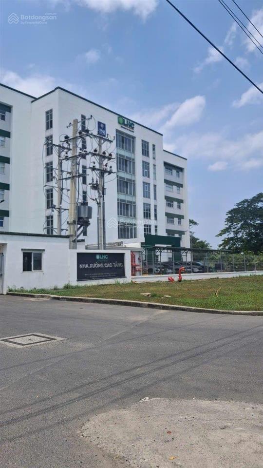 300m2 (15x20m) nhà đất full thổ cư, đã xây nhà 2 tầng 4x20m, long hậu long an. chỉ 6.9 tỷ